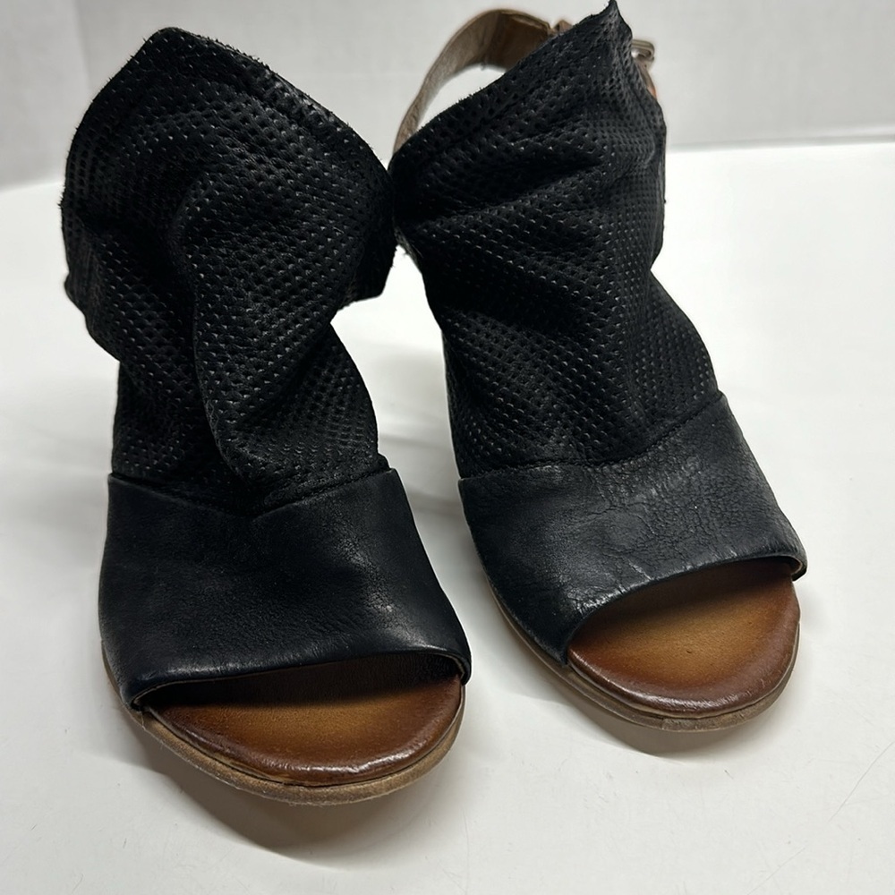 Miz Mooz Kona Wedge Sandal Shoes Open Toe Slingback Leather Black Size EU 36 6 - Picture 3 of 10